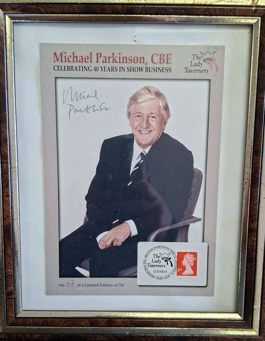 GB - MICHAEL PARKINSON FRAMED AUTOGRAPH LIMITED EDITION