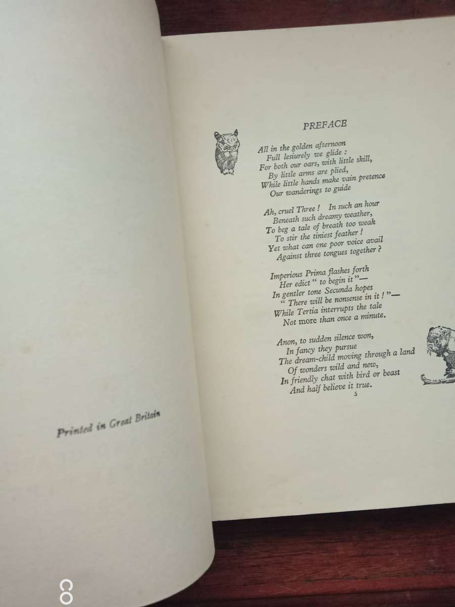 Alice in Wonderland & Through the Looking Glass - Lewis Carroll (Illustrated by Harry Roundtree)