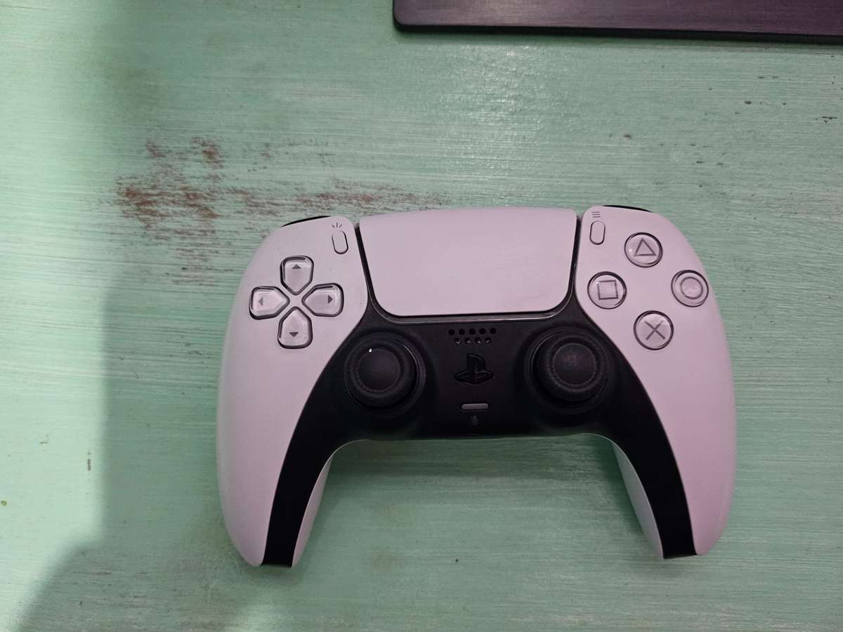 Playstation 5 Disc Version 2TB Console + With Limited Edition Astro Bot Controller