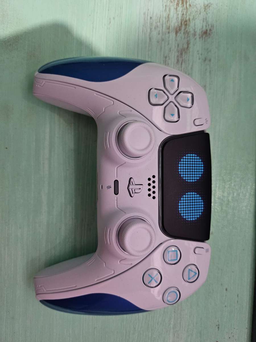 Playstation 5 Disc Version 2TB Console + With Limited Edition Astro Bot Controller