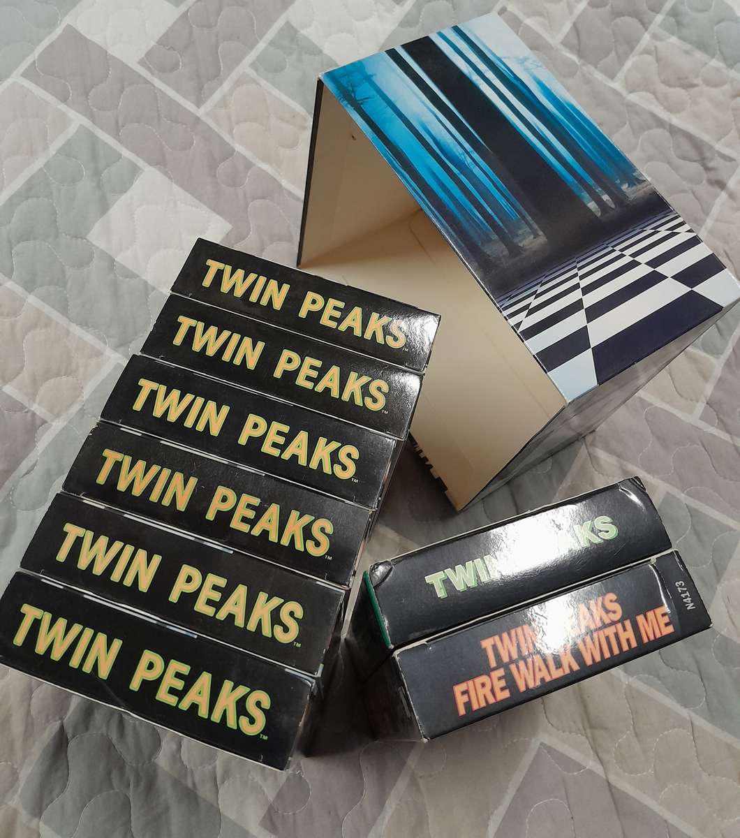 Twin Peaks - Series 1 & 2 VHS Box Set PLUS Pilot and Fire Walk With Me VHS bundle (USA NTSC format)