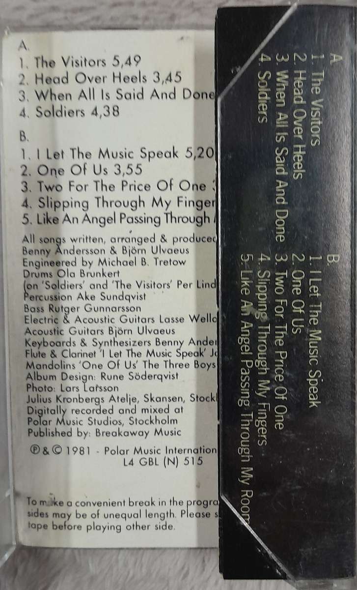 ABBA - Bundle of 3 cassettes and 2 Official Magazines (Super Trouper, The Visitors, The Singles)