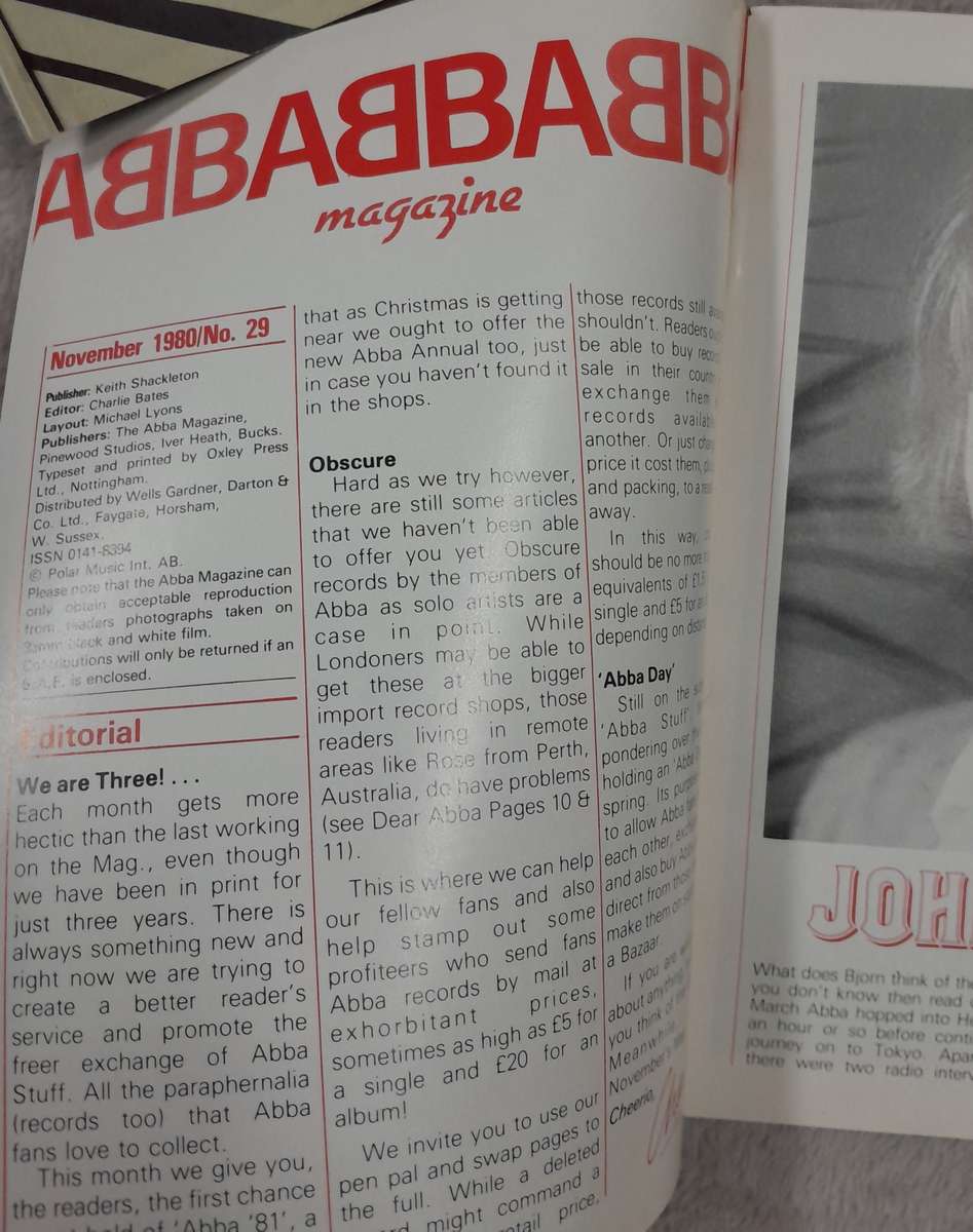 ABBA - Bundle of 3 cassettes and 2 Official Magazines (Super Trouper, The Visitors, The Singles)