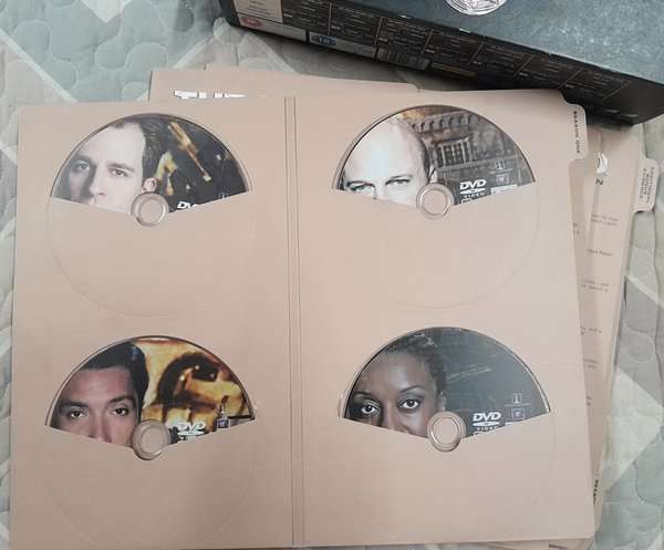 The Shield - Complete Seasons 1 to 7 Deluxe Edition DVD Box Set