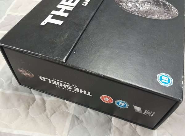 The Shield - Complete Seasons 1 to 7 Deluxe Edition DVD Box Set