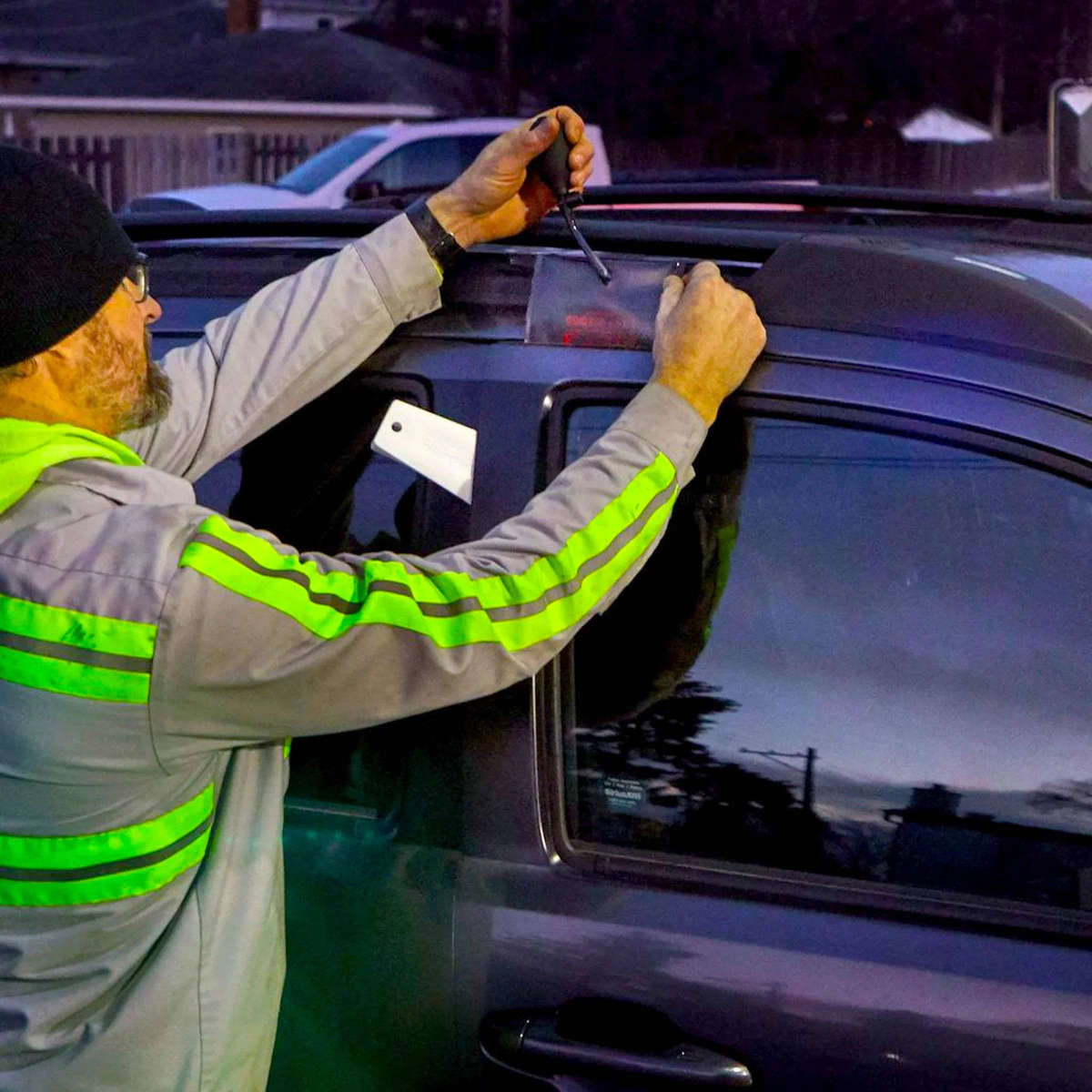 Unlock Your Car in an Emergency with this Wedge Pump Airbag