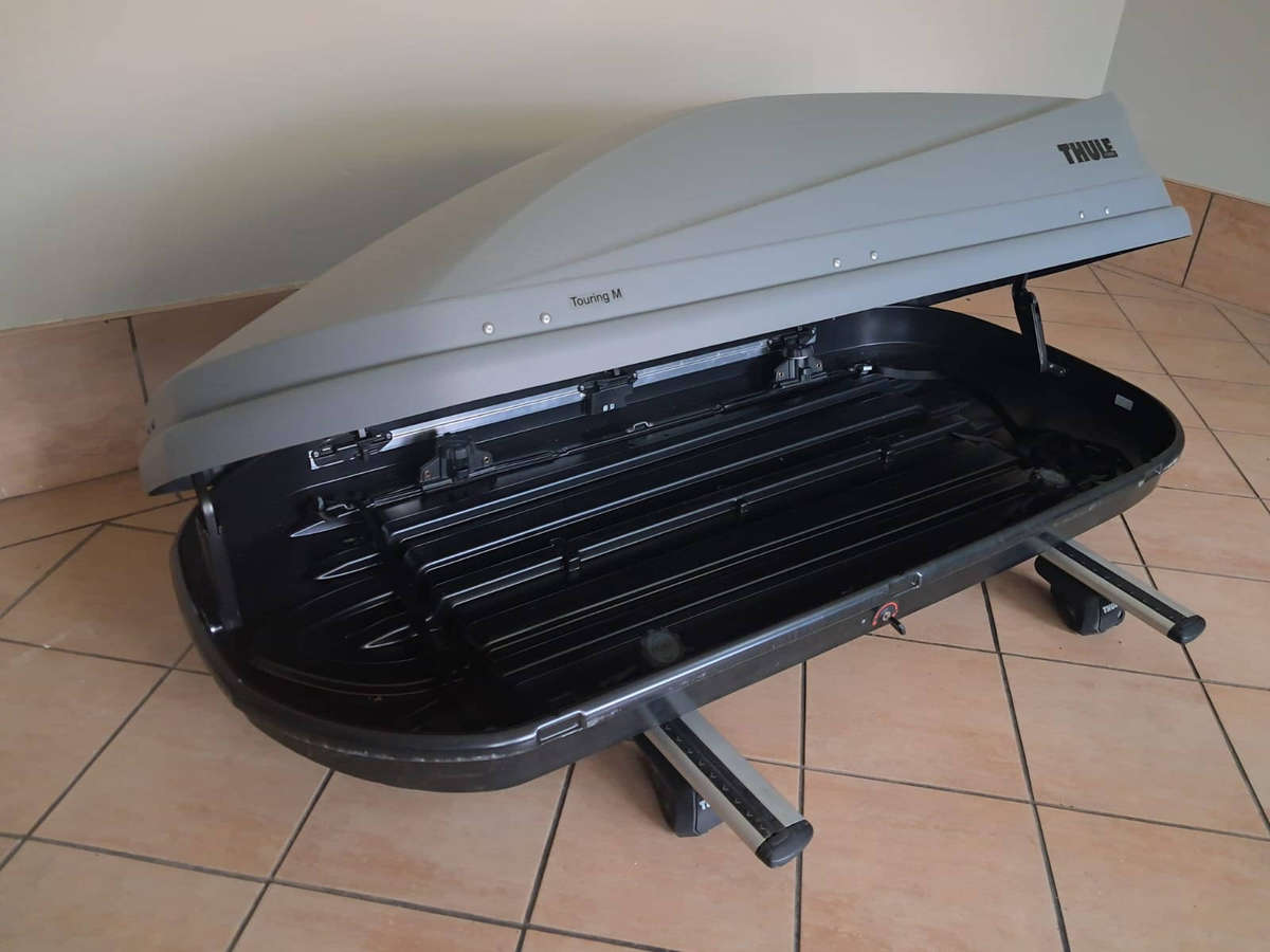 Thule Touring M Roof Box (as new) with Roof Racks