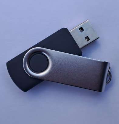 USB Flash Drive (7 available)