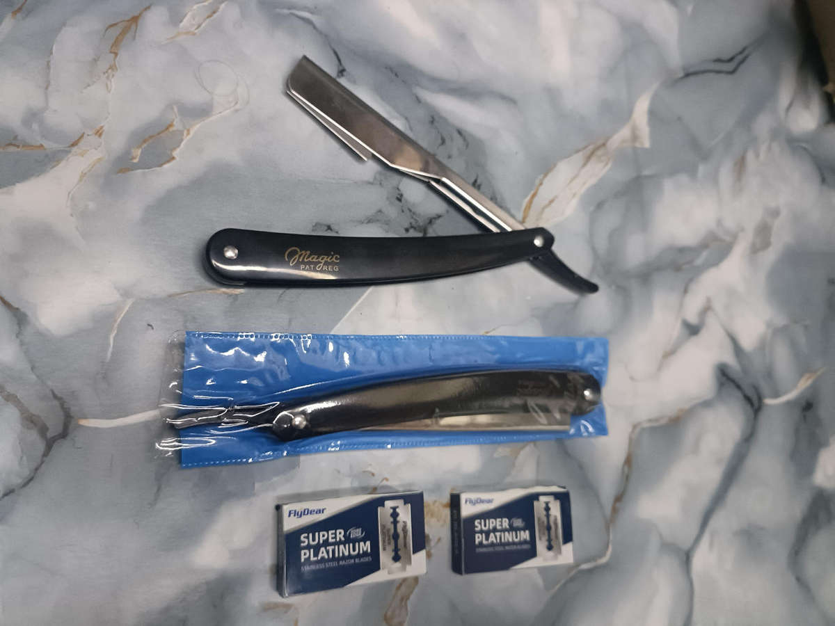 Straight Razor + Stainless Steel Blades