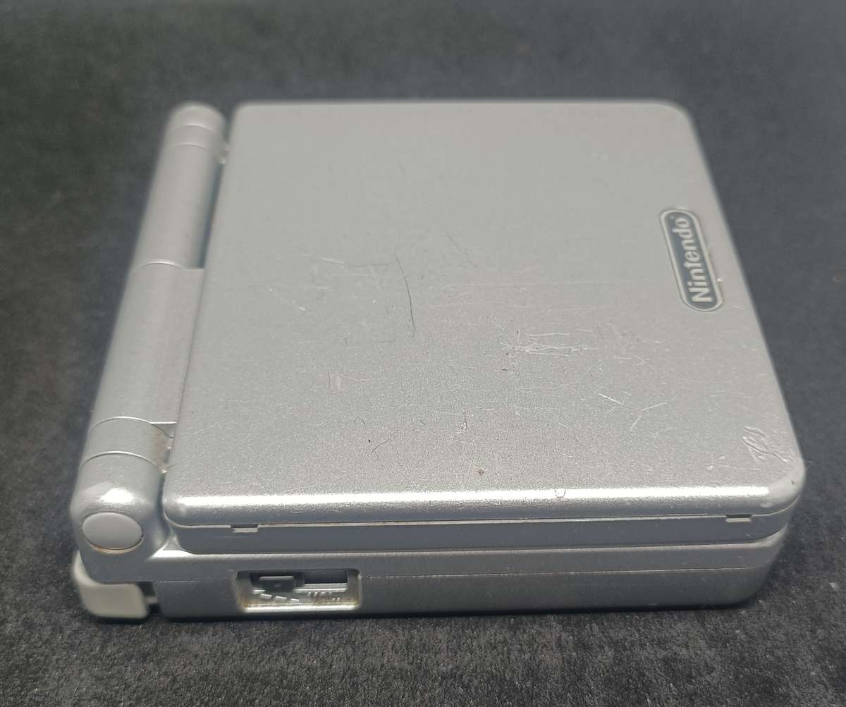 Gameboy Advance SP, Silver, Nintendo