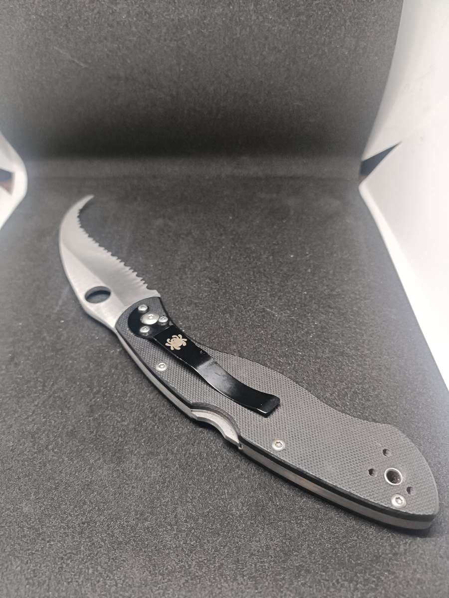 Spyderco Civilian Pocket Knife (Replica??)