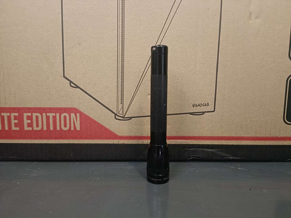 Outdoor Knife bundle + Maglite