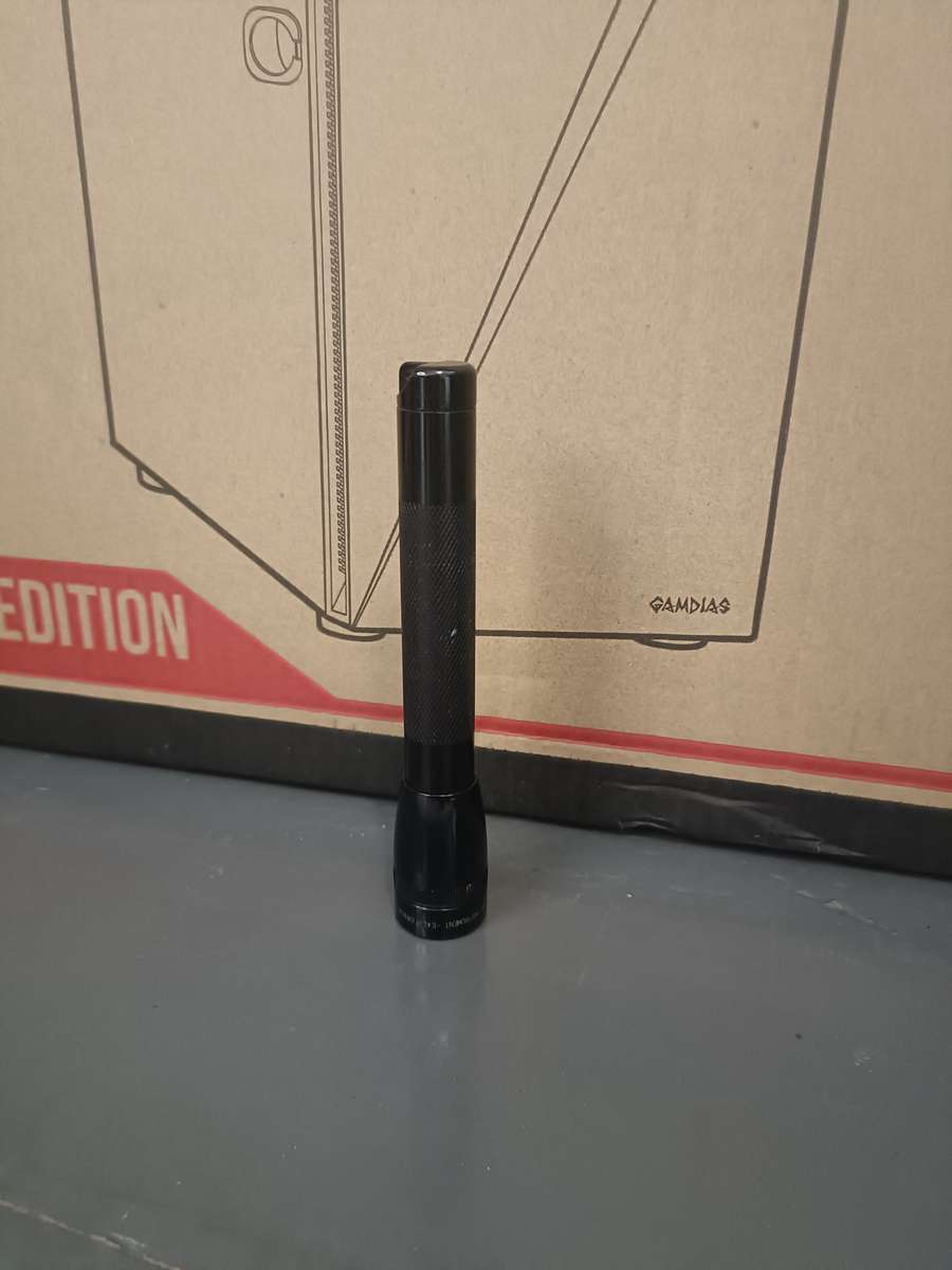 Outdoor Knife bundle + Maglite