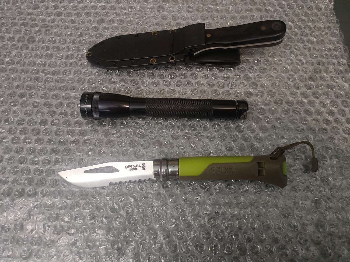 Outdoor Knife bundle + Maglite