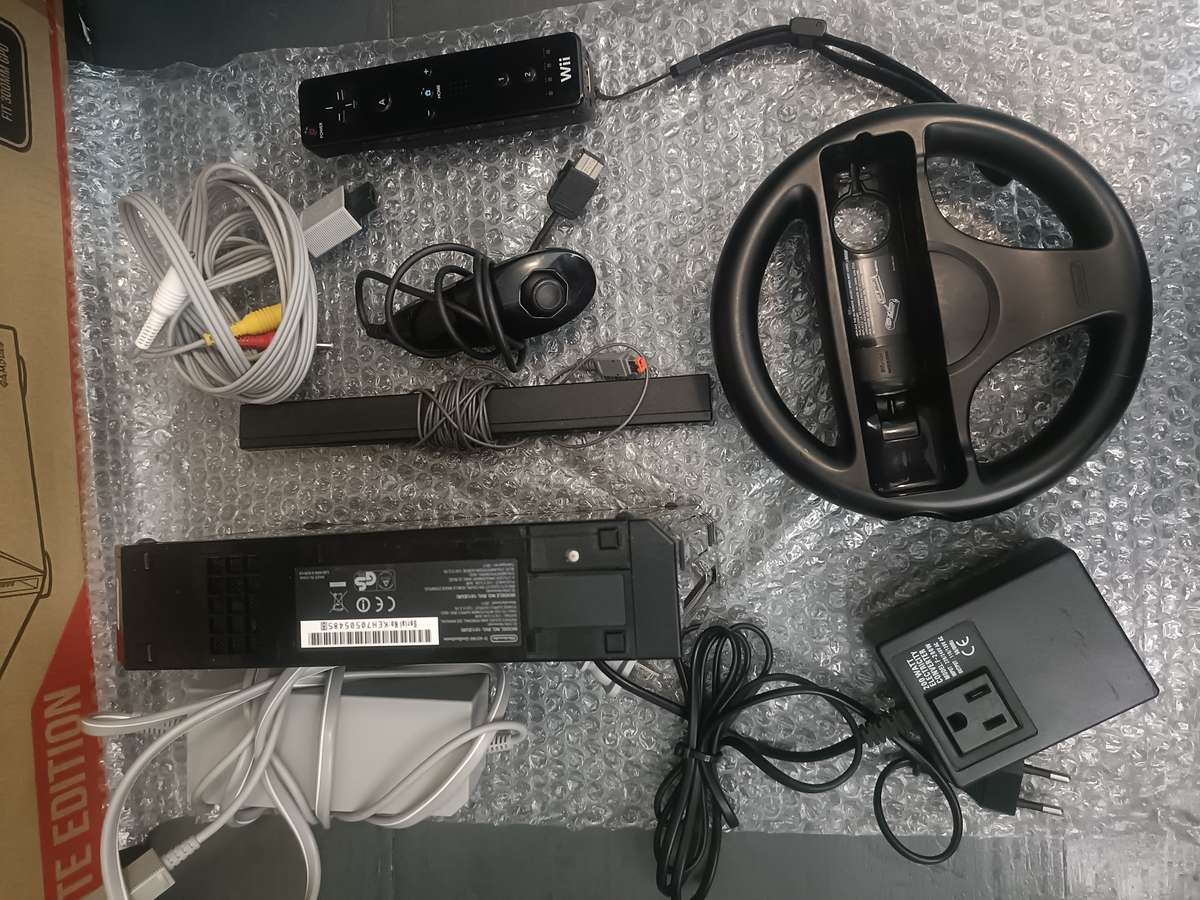 Black Nintendo Wii (Full Setup)