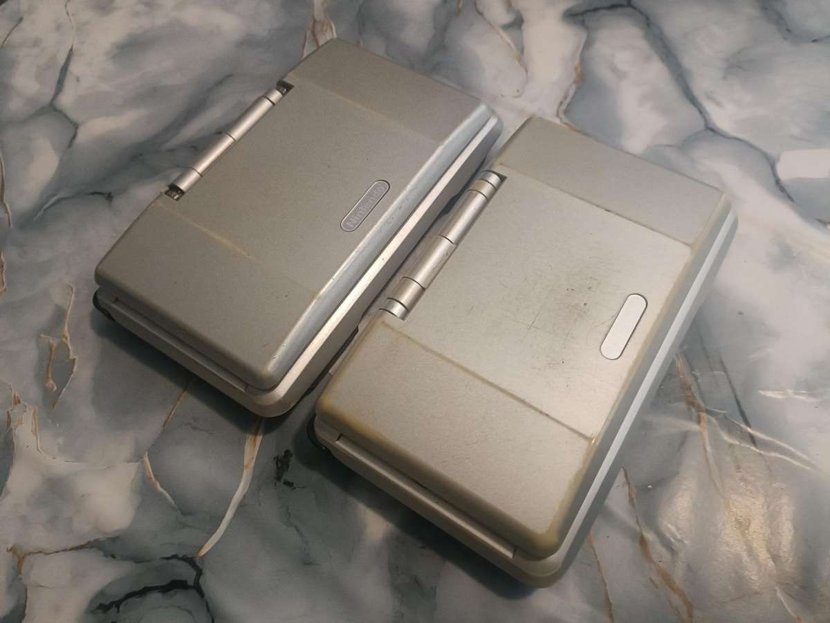 Rare Classic Nintendo DS (Phat) x2