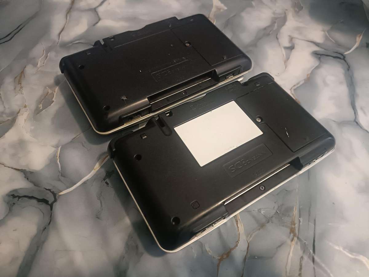 Rare Classic Nintendo DS (Phat) x2