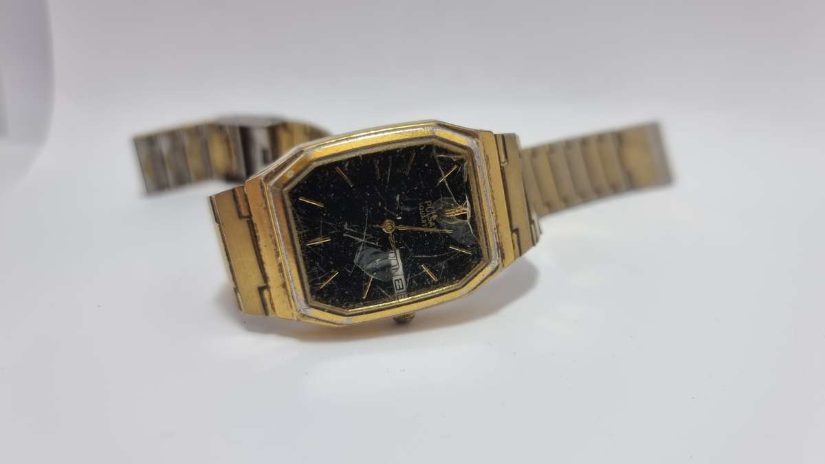 Pulsar tank watch black dial (for parts/repair)