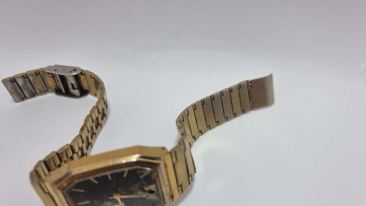 Pulsar tank watch black dial (for parts/repair)