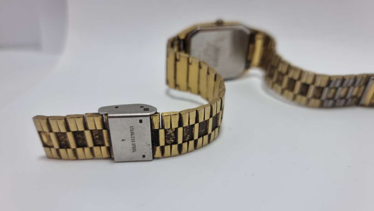 Pulsar tank watch black dial (for parts/repair)