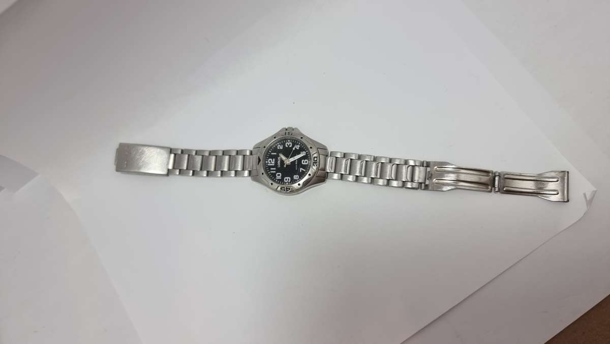 Lorus stainless steel watch V501-X383 (for parts/repair)