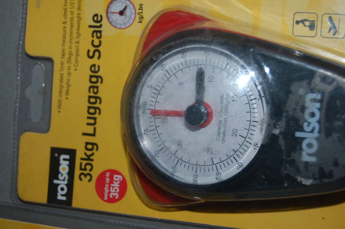 ROLSON 35KG PORTABLE SCALE WITH LBS OR KG MEASUREMENT