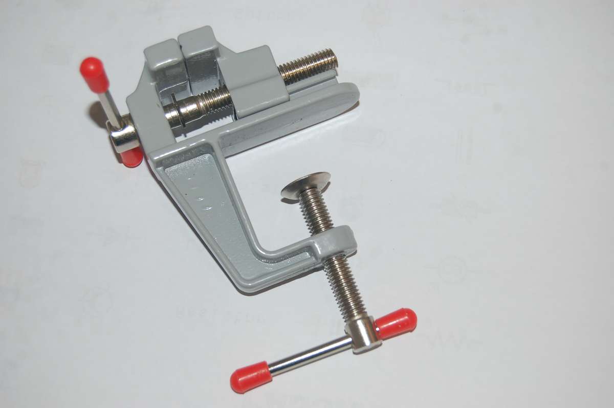 MINITURE VICE FOR TABLETOP HOME USE