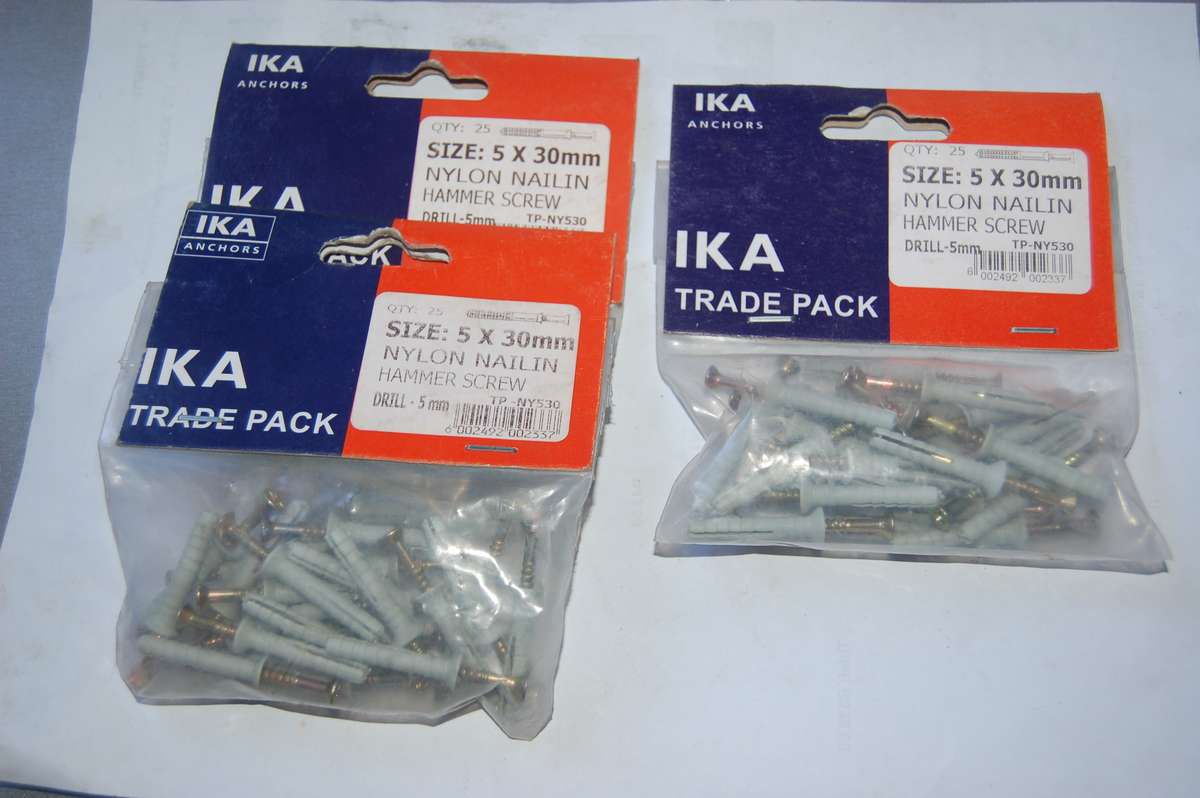 IKA NAIL IN HAMMER SCREW NYLON WALL FASTENERS 5MM X 30MM