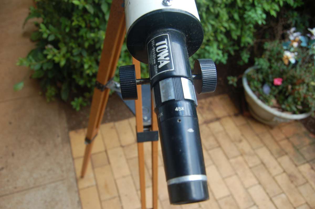 Vintage home Telescope with wooden fully adjusted tripod and swivel head 30x to 90x magnification