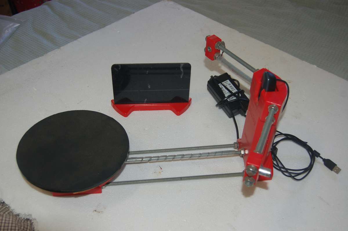 LOGITEC 3D SCANNER USED TO COPY ITEMS FOR 3D PRINTING