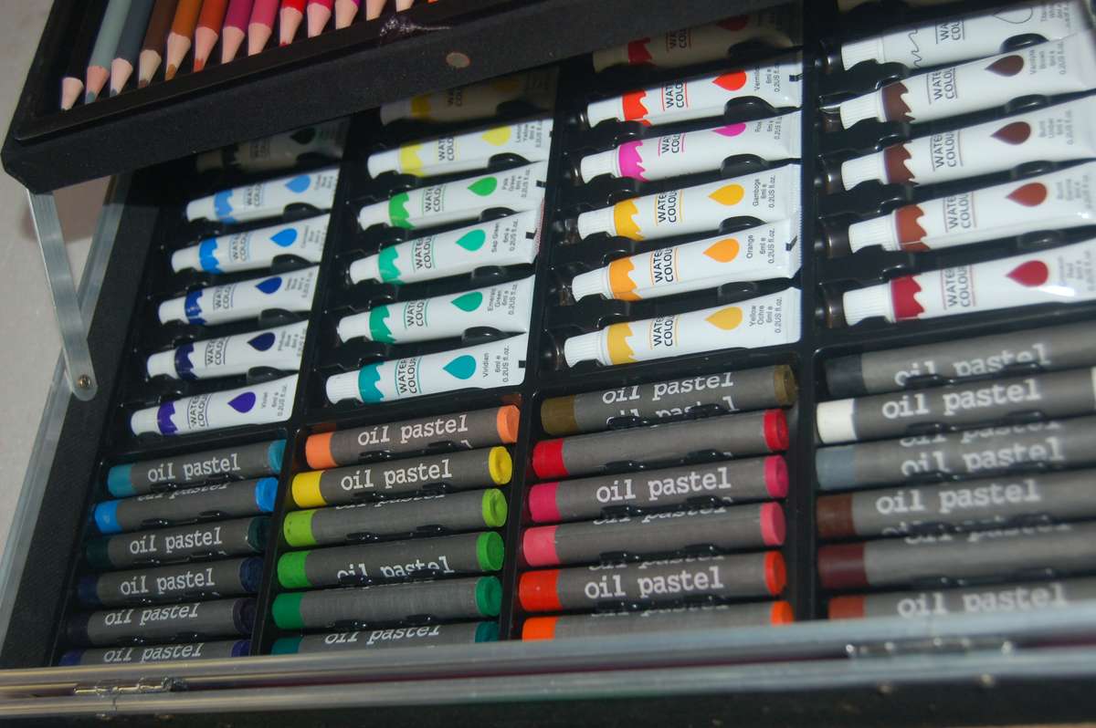 beautiful art set for children (and adults) 4trays