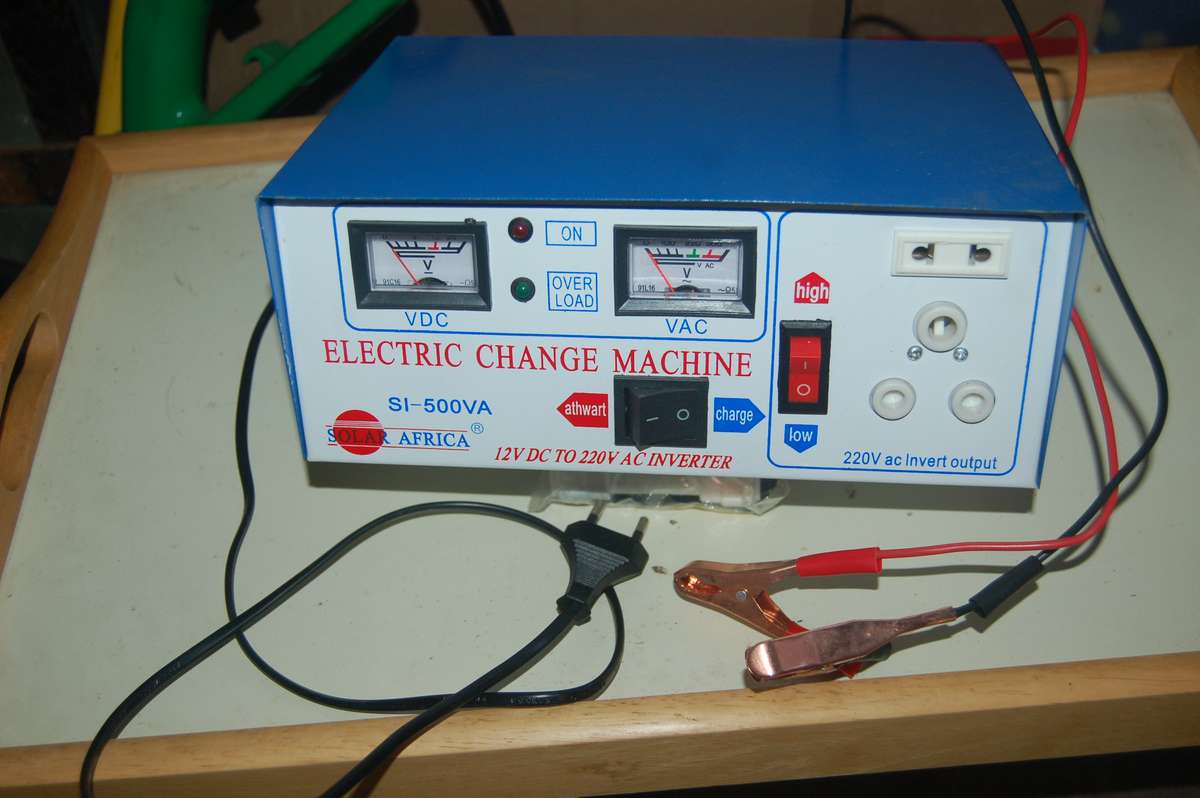 500-WATT INVERTER WITH INTERNAL BATTERY CHARGING UNIT