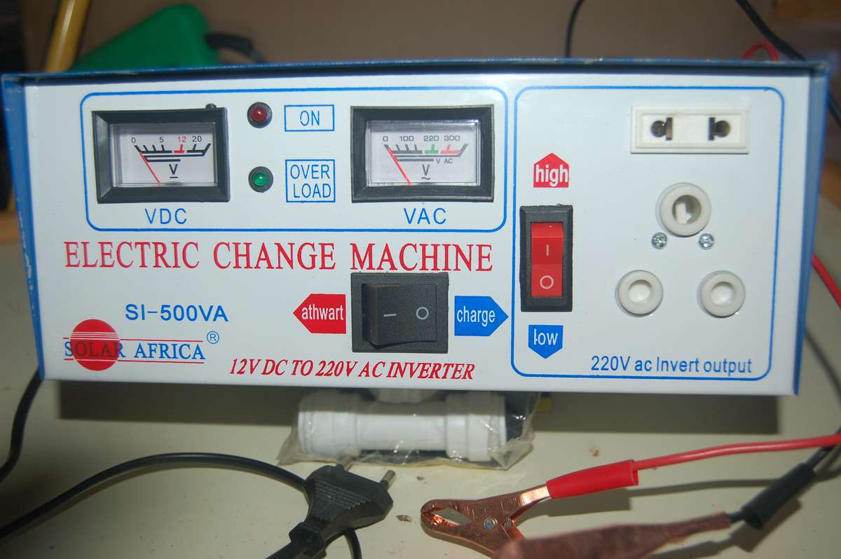 500-WATT INVERTER WITH INTERNAL BATTERY CHARGING UNIT