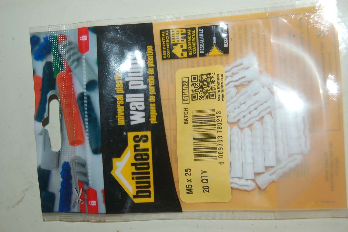 PACK OF ASSORTED BUILDERS WALL PLUGS AND IKA PACK OF 8MM X 100MM 6PCS PLUG AND SCREWS