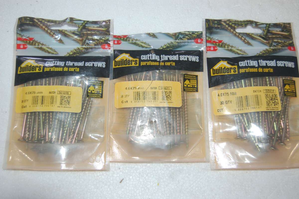 THREE PACKS OF BUILDERS QUALITY CUTTING THREAD SCREWS 40MM X 75MM (SOLD AS ONE)