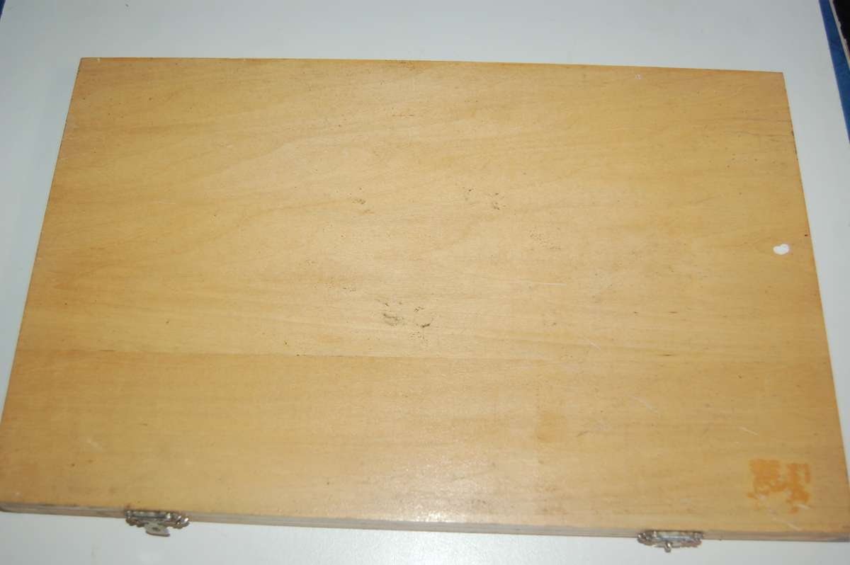 A COMPLETE MICROMETER SET FOR ROUND BAR MEASUREMENT -AS NEW