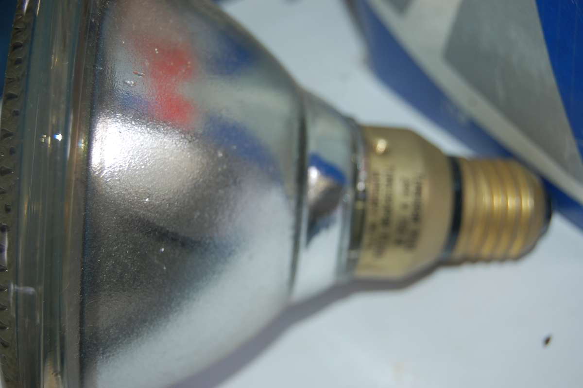 TUNGSRAM 150-WATT PAR38 SCREW FLOODLIGHT NEW MADE IN HUNGARY