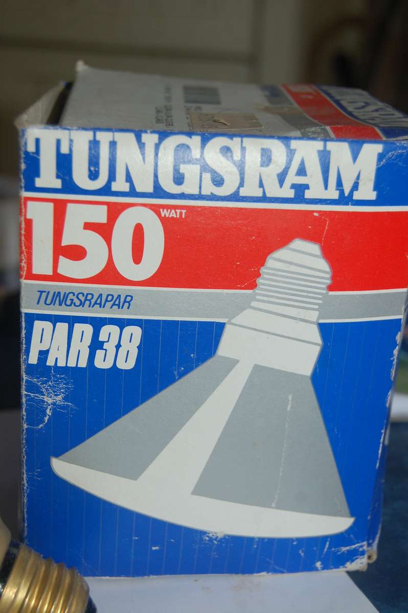 TUNGSRAM 150-WATT PAR38 SCREW FLOODLIGHT NEW MADE IN HUNGARY