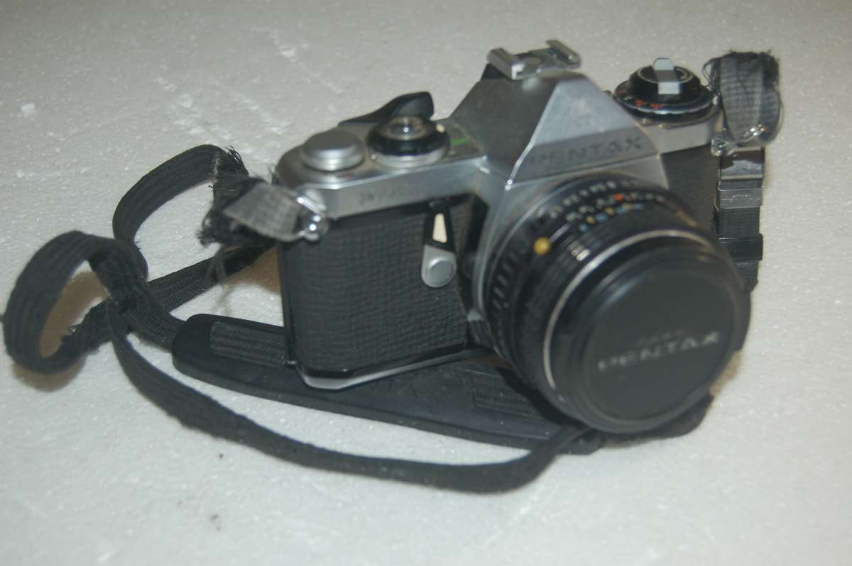 PENTAX CAMERA COLLECTION ME AND ME SUPER WITH 100-300 PENTAX ZOOM LENS FOR ROLL FILM