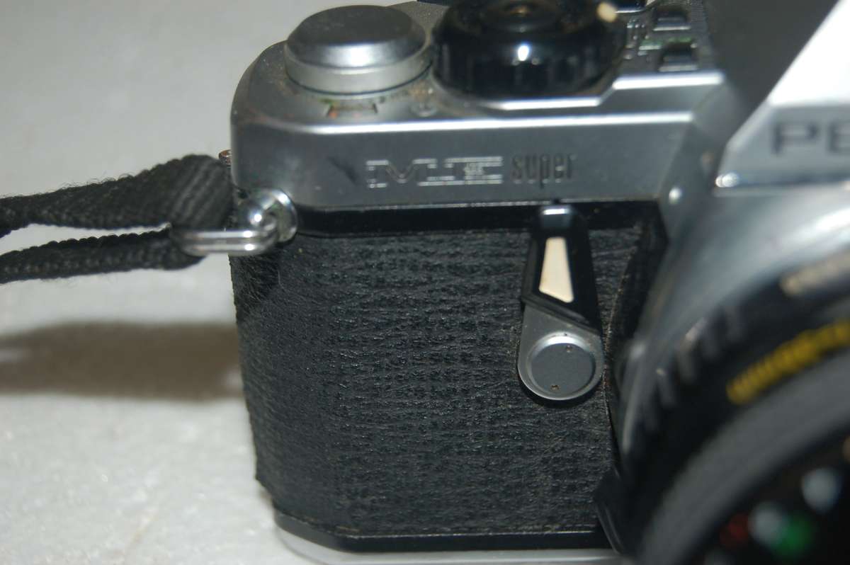 PENTAX CAMERA COLLECTION ME AND ME SUPER WITH 100-300 PENTAX ZOOM LENS FOR ROLL FILM