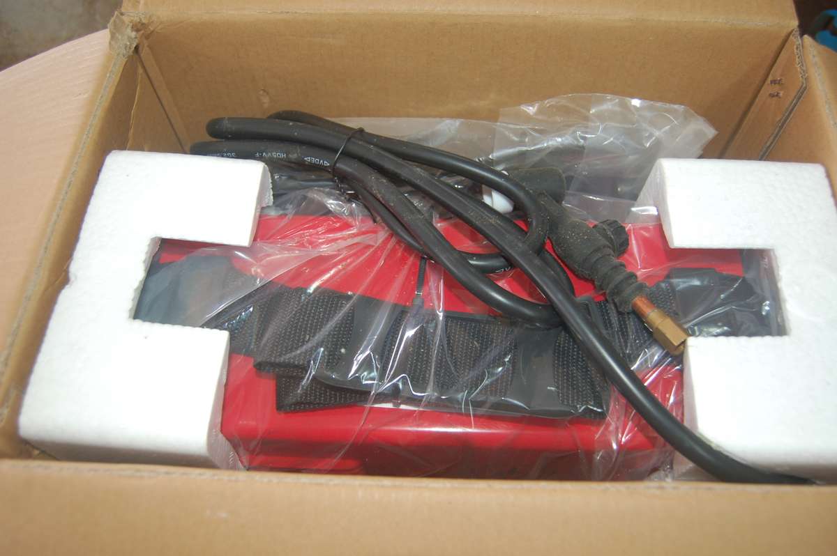 DISSTON 160AMP MMA/TIG DC INVERTER WELDER NEW WITH ACCESSORIES