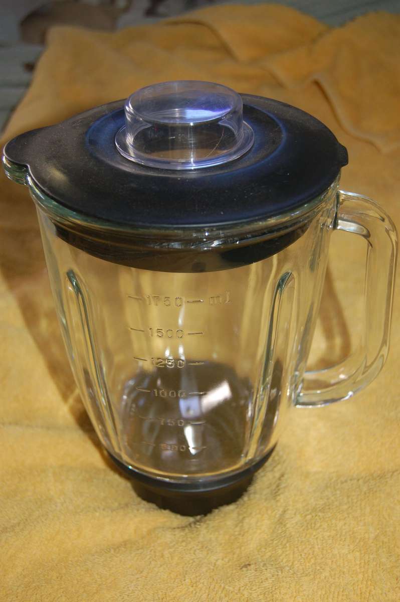 Russell Hobbs Mixing Jug (Missing Rubber Seal)