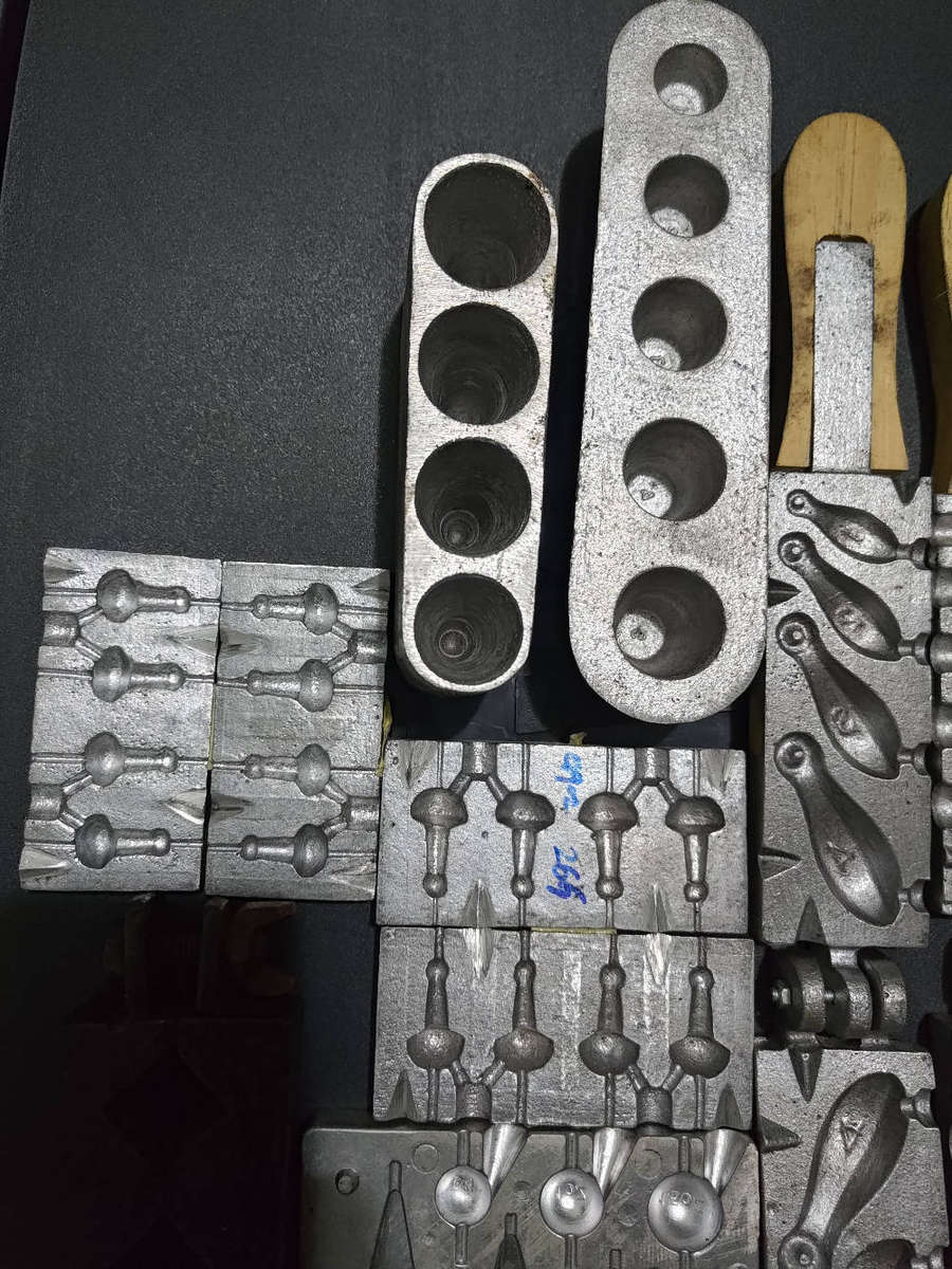 Sinker molds set