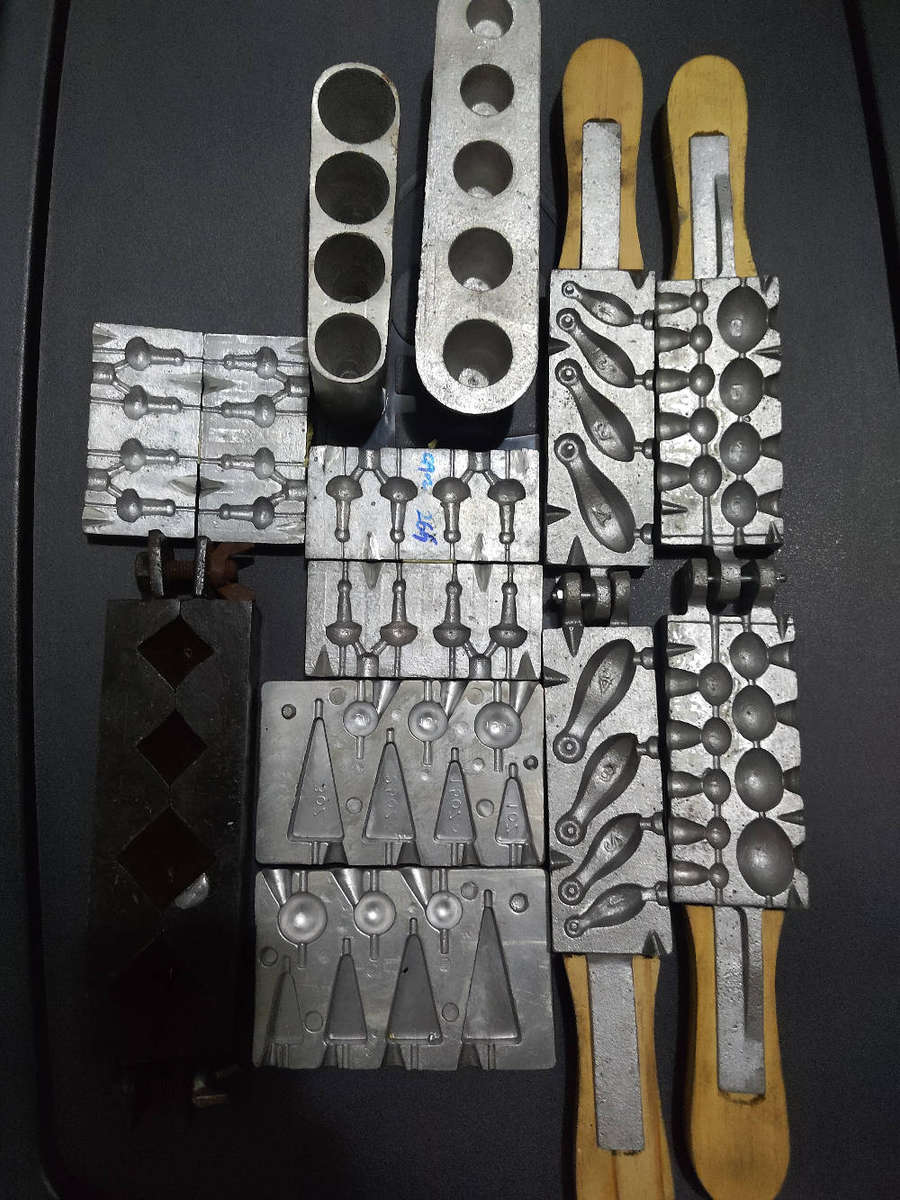 Sinker molds set