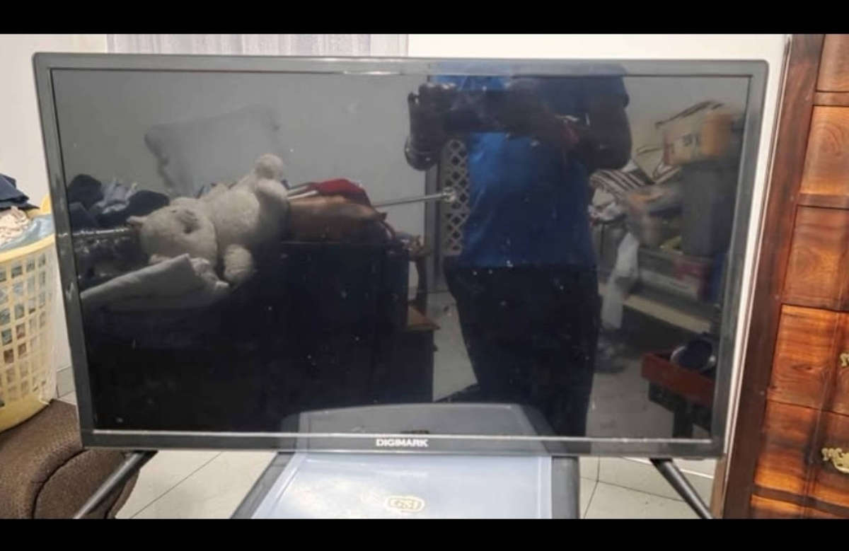 32inch flat screen digimark