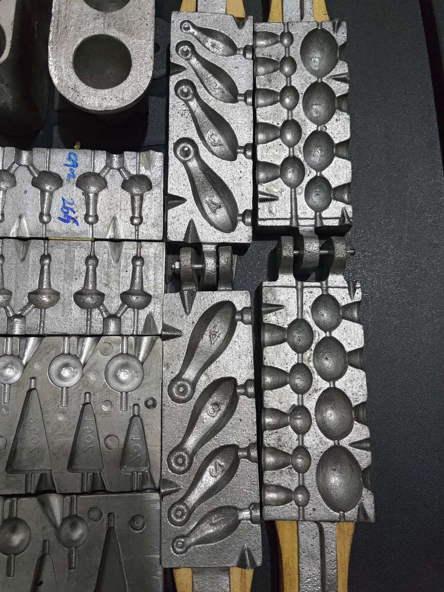 Sinker molds set
