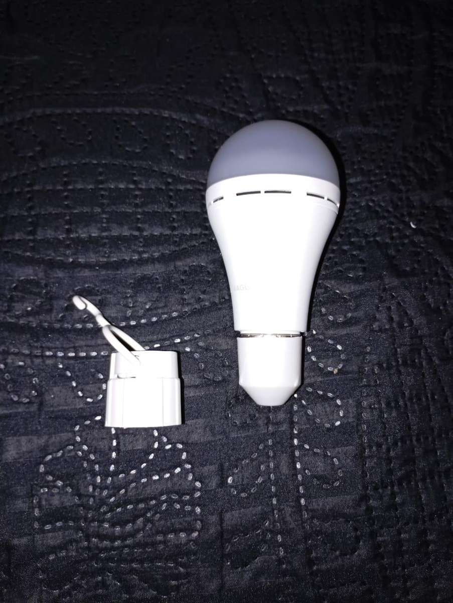 Lumaglo Led 7W Emergency Rechargable Bulb A60/B22