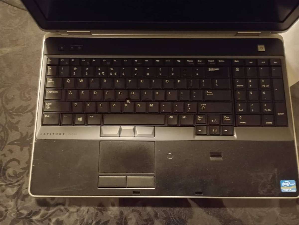 Dell LATITUDE. E6530 Laptop  4GB, i5 2.60Ghz, 320GB HDD, Includes Charger