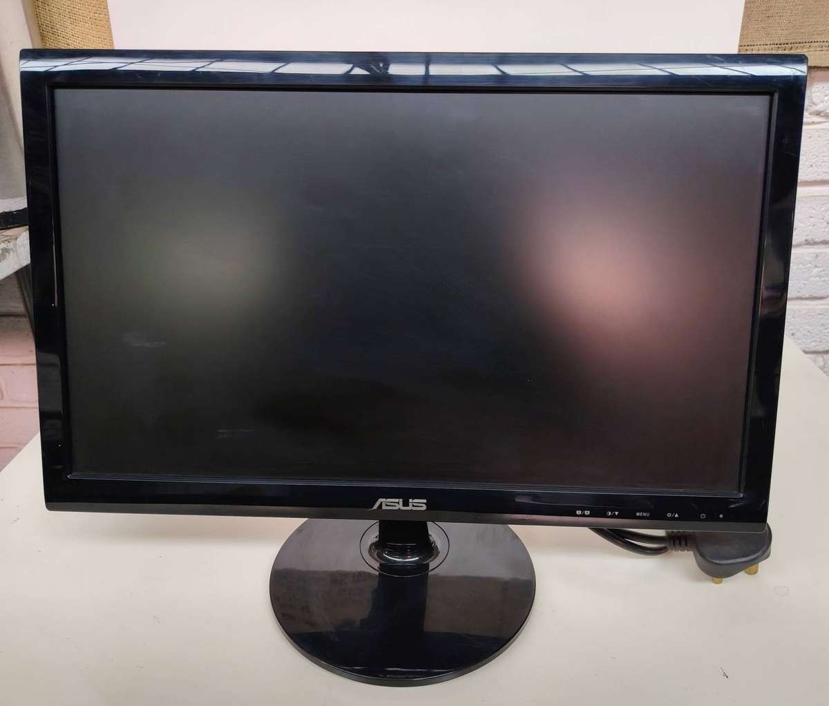 ASUS VS197DE 18.5" Monitor - Secondhand - Great Condition