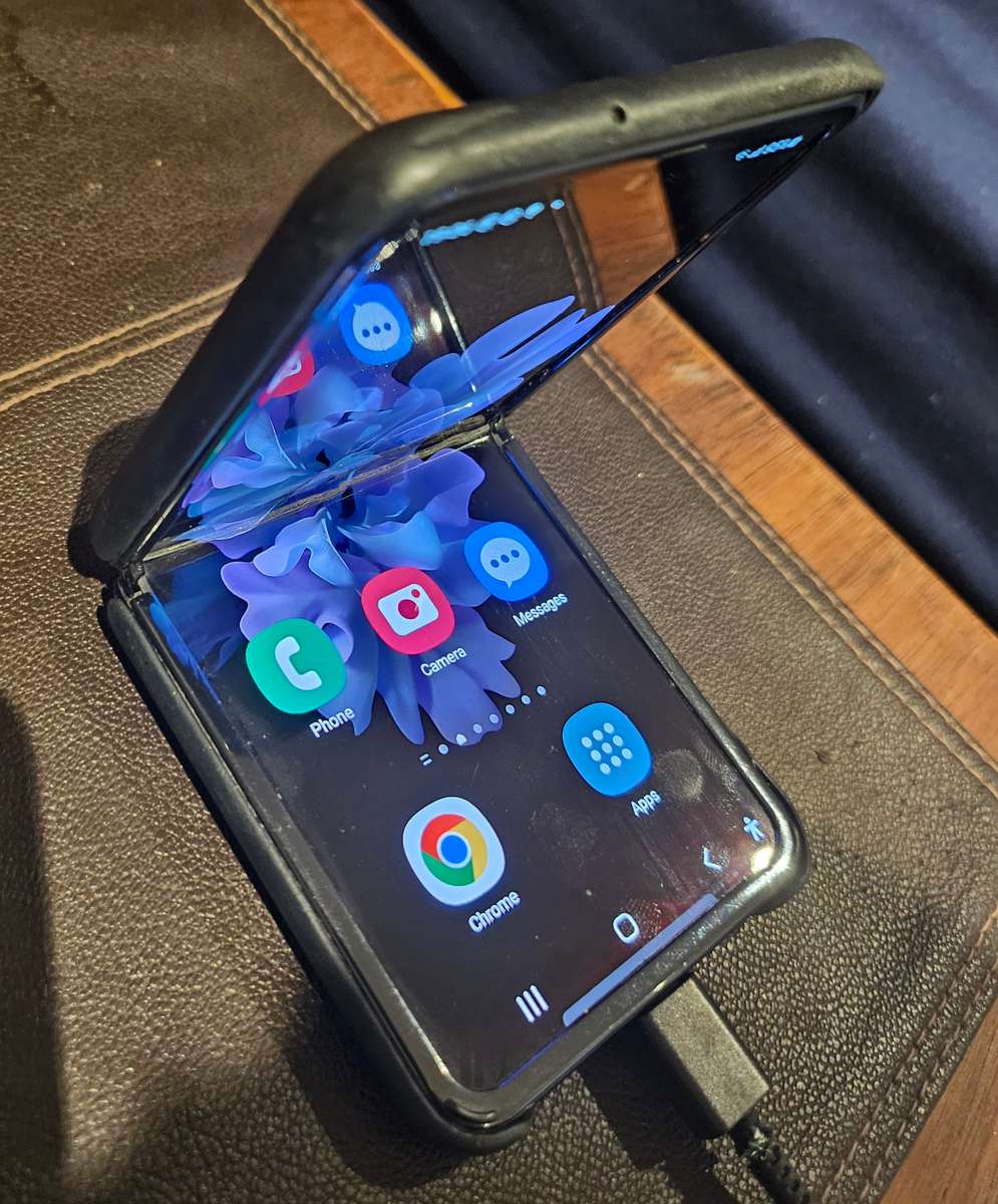 Samsung Galaxy Z Flip 1